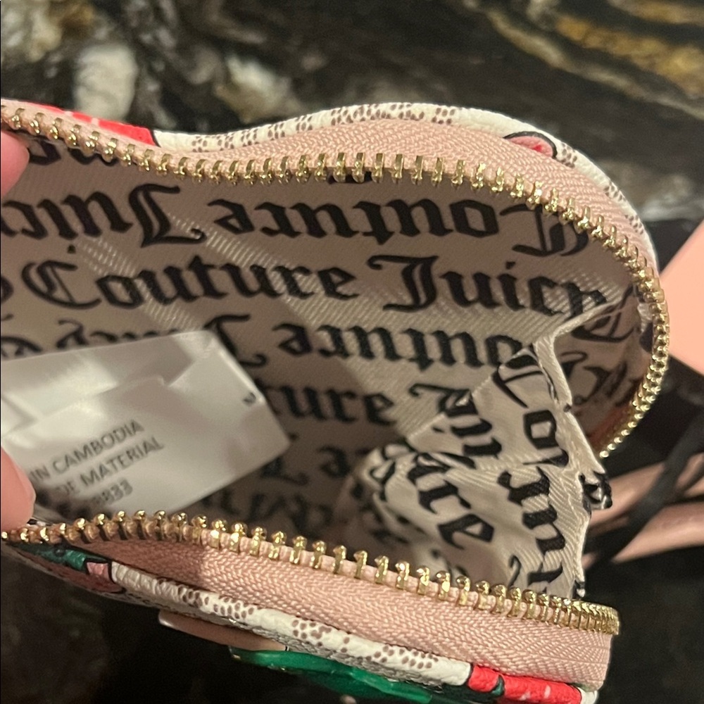 Juicy Couture Pink and Cream Heart Wristlet - Picture 5 of 7